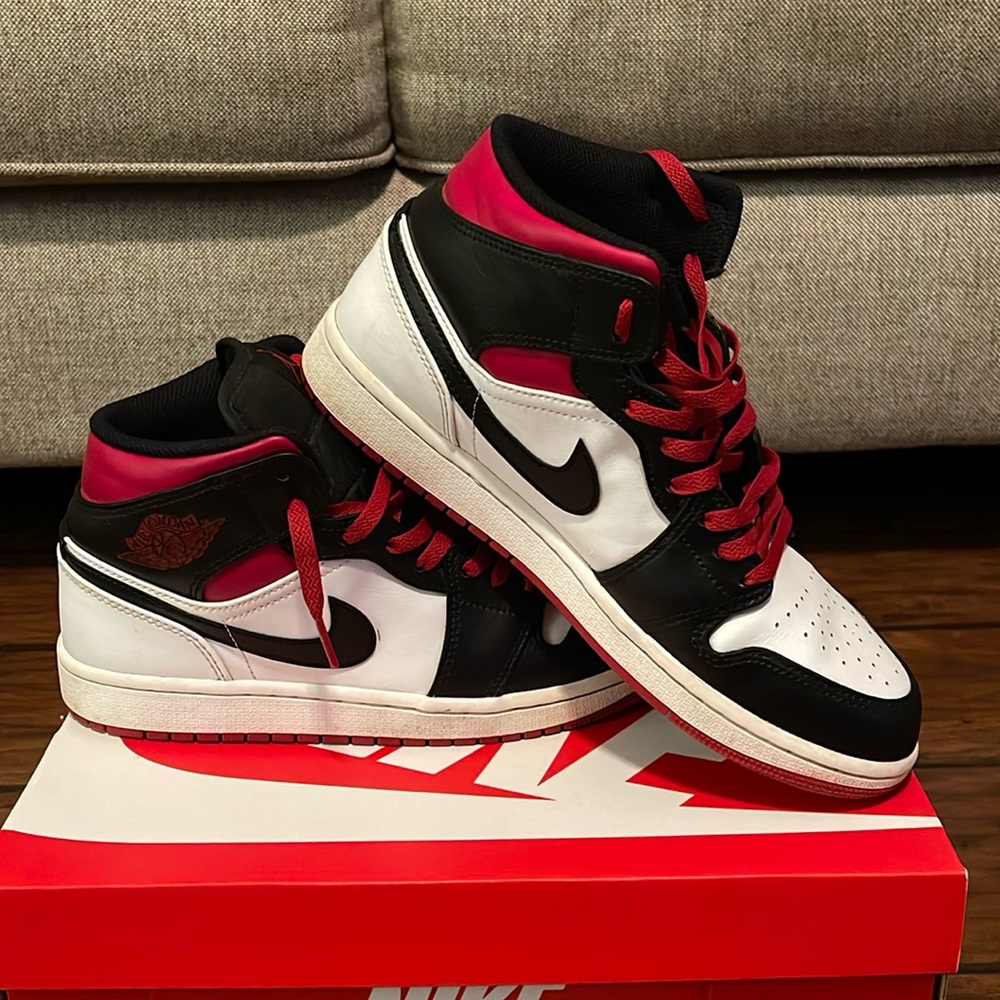 Nike Air Jordan’s 1 Men size 9